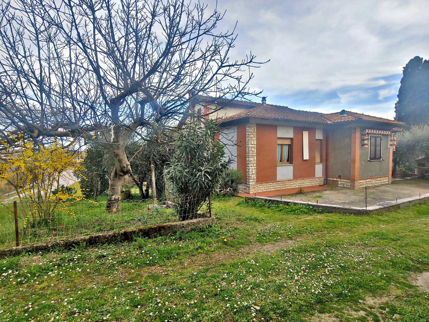 casa-terrea-em-via-paganini-sinalunga-siena-si-italia - Comprar Imóveis em Toscana na Italia